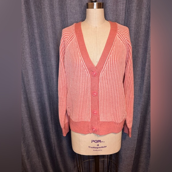 🧶 NWT—Adorable Cardigan Sweater 🧶 - Picture 2 of 8